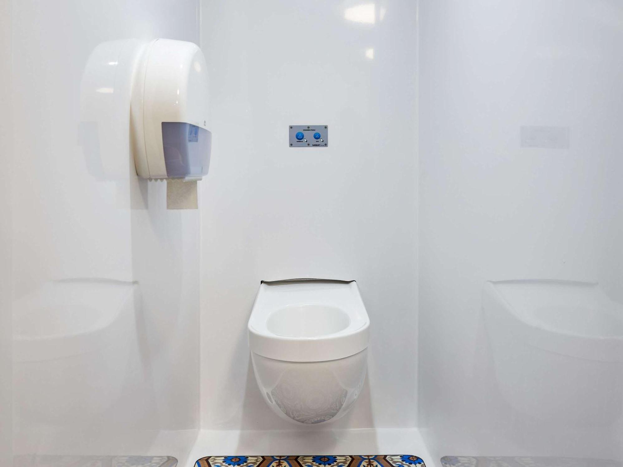 Hotelf1 Antibes Sophia Antipolis *